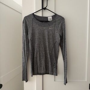 Nike Women's Charcoal Grey Long Sleeve Seamless Running Shirt